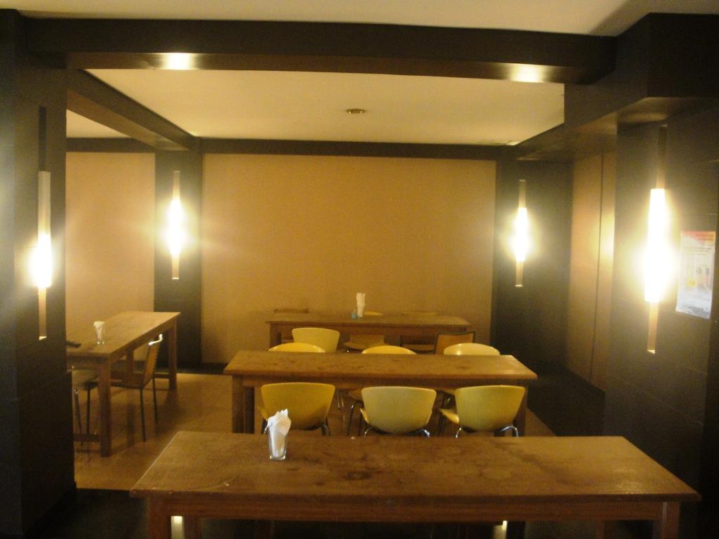Hotel Bintang Surakarta  Bagian luar foto