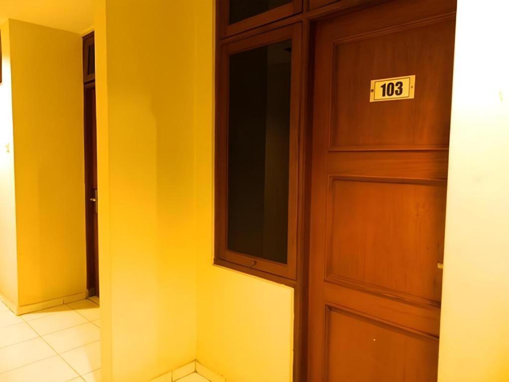Hotel Bintang Surakarta  Bagian luar foto
