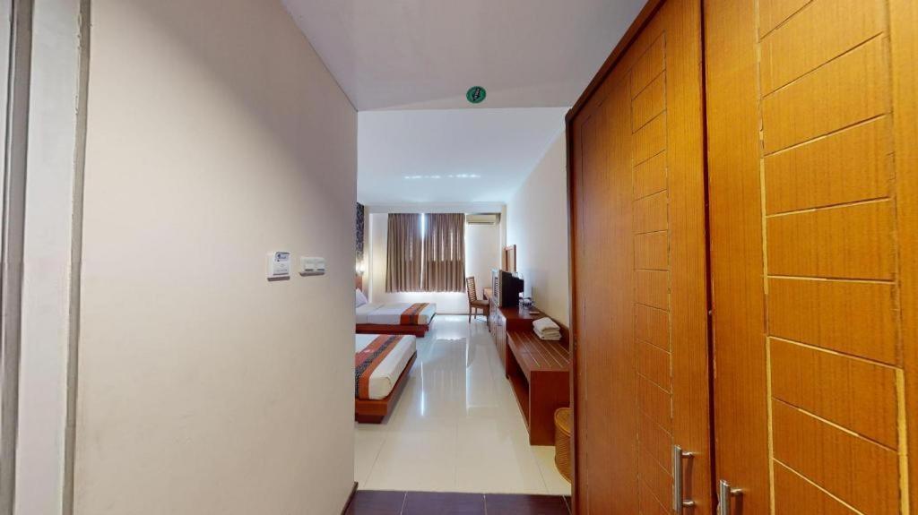Hotel Bintang Surakarta  Bagian luar foto