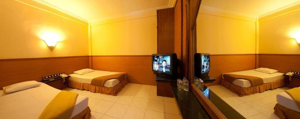 Hotel Bintang Surakarta  Bagian luar foto