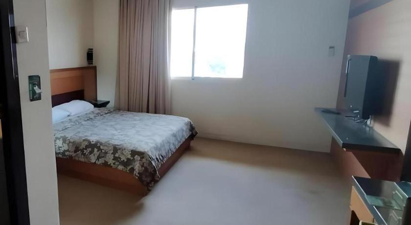 Hotel Bintang Surakarta  Bagian luar foto