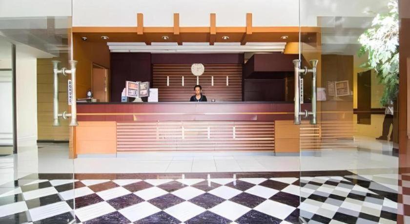 Hotel Bintang Surakarta  Bagian luar foto